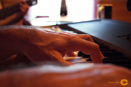 mains au piano